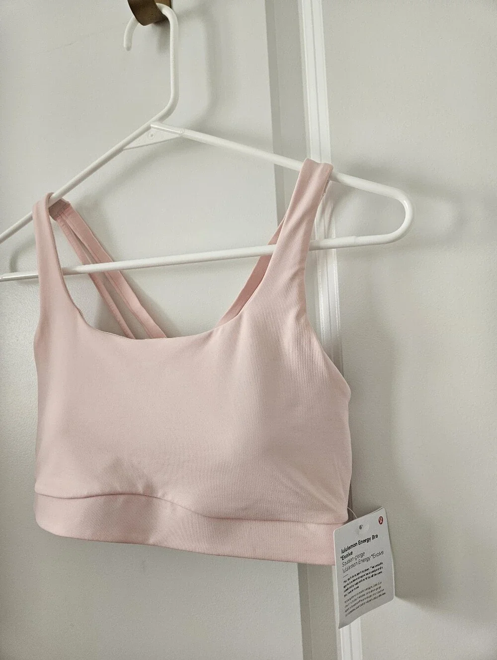 NWT Lululemon Sz Small Energy Bra Medium Support, B-D Cups Evolve Blush Quartz